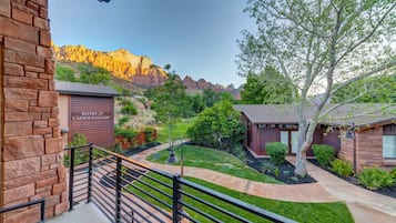 Villa | Utsikt fra balkong