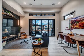 فيلا فاخرة | 1 غرفة نوم وأغطية فراش متميزة وبديكورات فريدة لكل غرفة