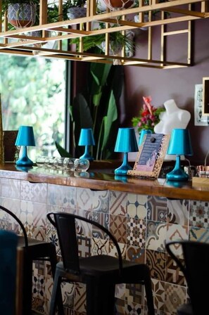 Snack bar