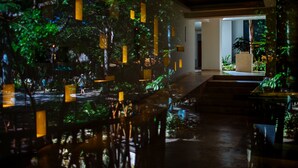 ด้านหน้าที่พัก - ตอนเย็น/กลางคืน