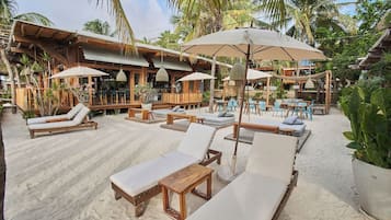 Breakfast and brunch served