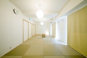 Traditional Room (Japanese Style) | Gebar bulu kapas, ruang kerja komputer riba, kalis bunyi, Wi-fi percuma 