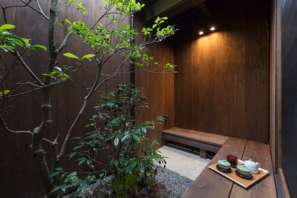 Private Machiya Townhouse (2 Single Beds and 2 Japanse Futon) | Garden view
