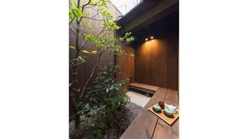 Rumah Tradisional, 2 kamar tidur, dapur, pemandangan kebun (Private Machiya Townhouse) | Taman