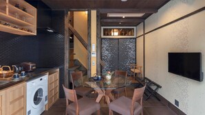 独立别墅 (Private Machiya Townhouse) | 客房内用餐