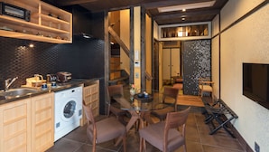 独立别墅 (Private Machiya Townhouse) | 客房内用餐