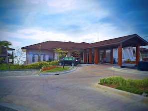 Mặt tiền nơi lưu trú