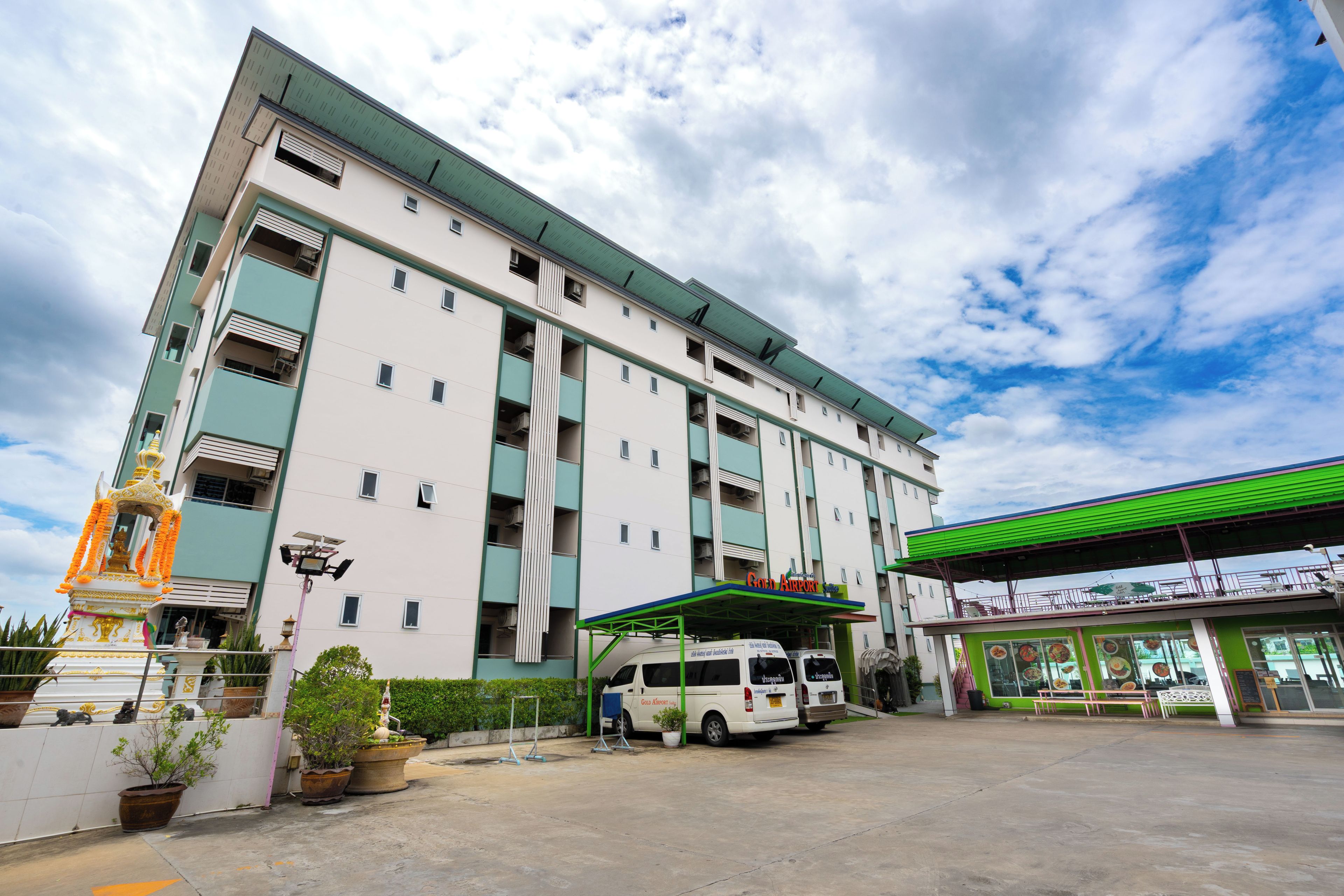 Mặt tiền nơi lưu trú