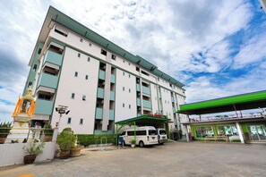 施設の正面