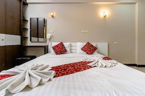 Standard-Doppelzimmer | Hochwertige Bettwaren, Zimmersafe, Verdunkelungsvorhänge, Zustellbetten