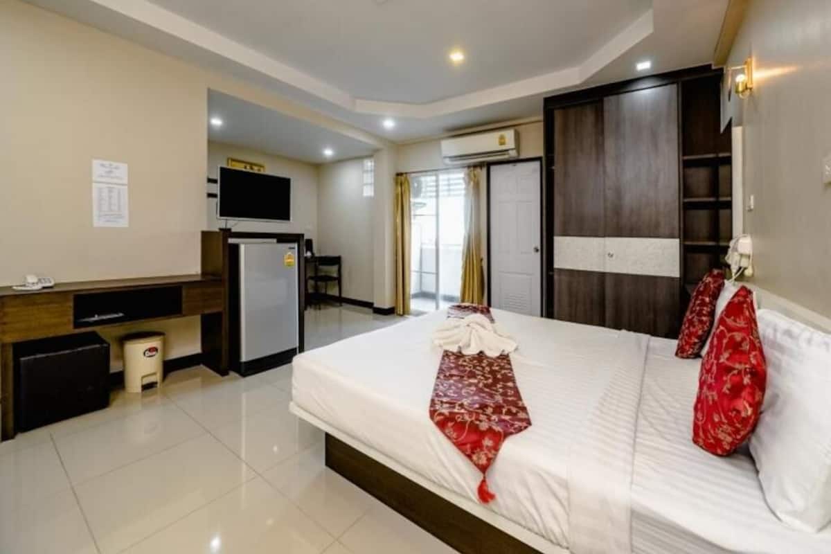 Hochwertige Bettwaren, Zimmersafe, Verdunkelungsvorhänge, Zustellbetten