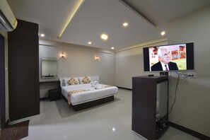 Deluxe Suites Double Room | Literie de qualitĂ©, coffre-fort, rideaux dâobscurcissement