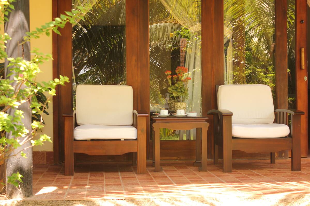 Bungalow Garden View