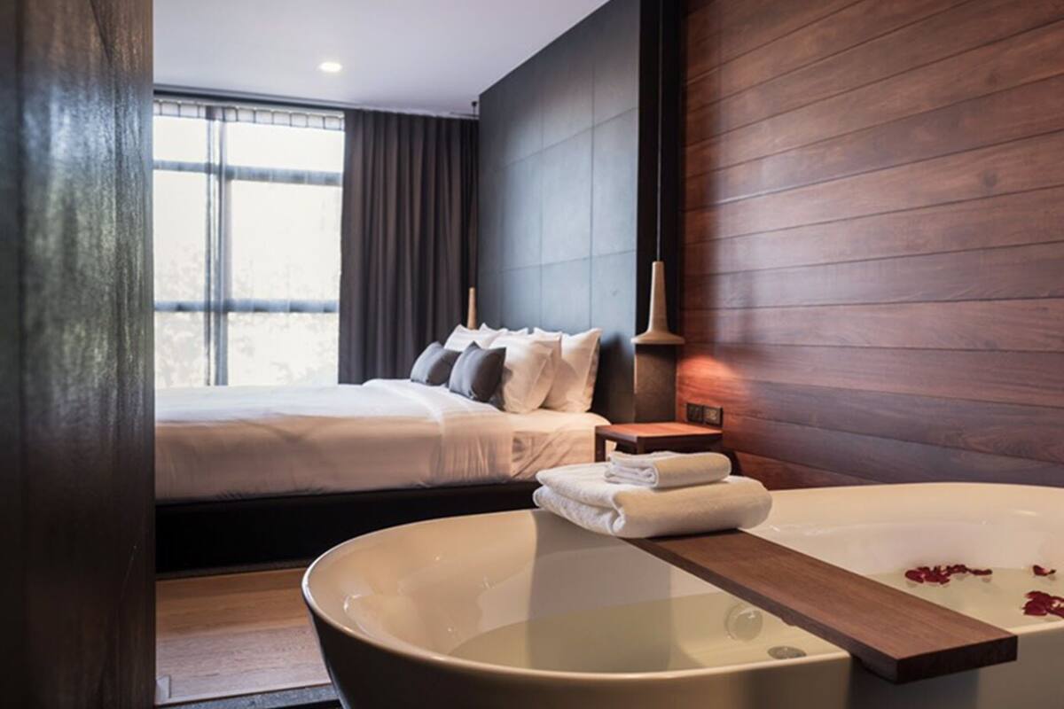 the habita suite | deep-soaking bathtub