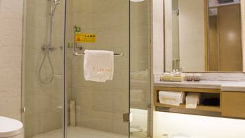 Economy Twin Room | Bathroom | Free toiletries, hair dryer, slippers, towels