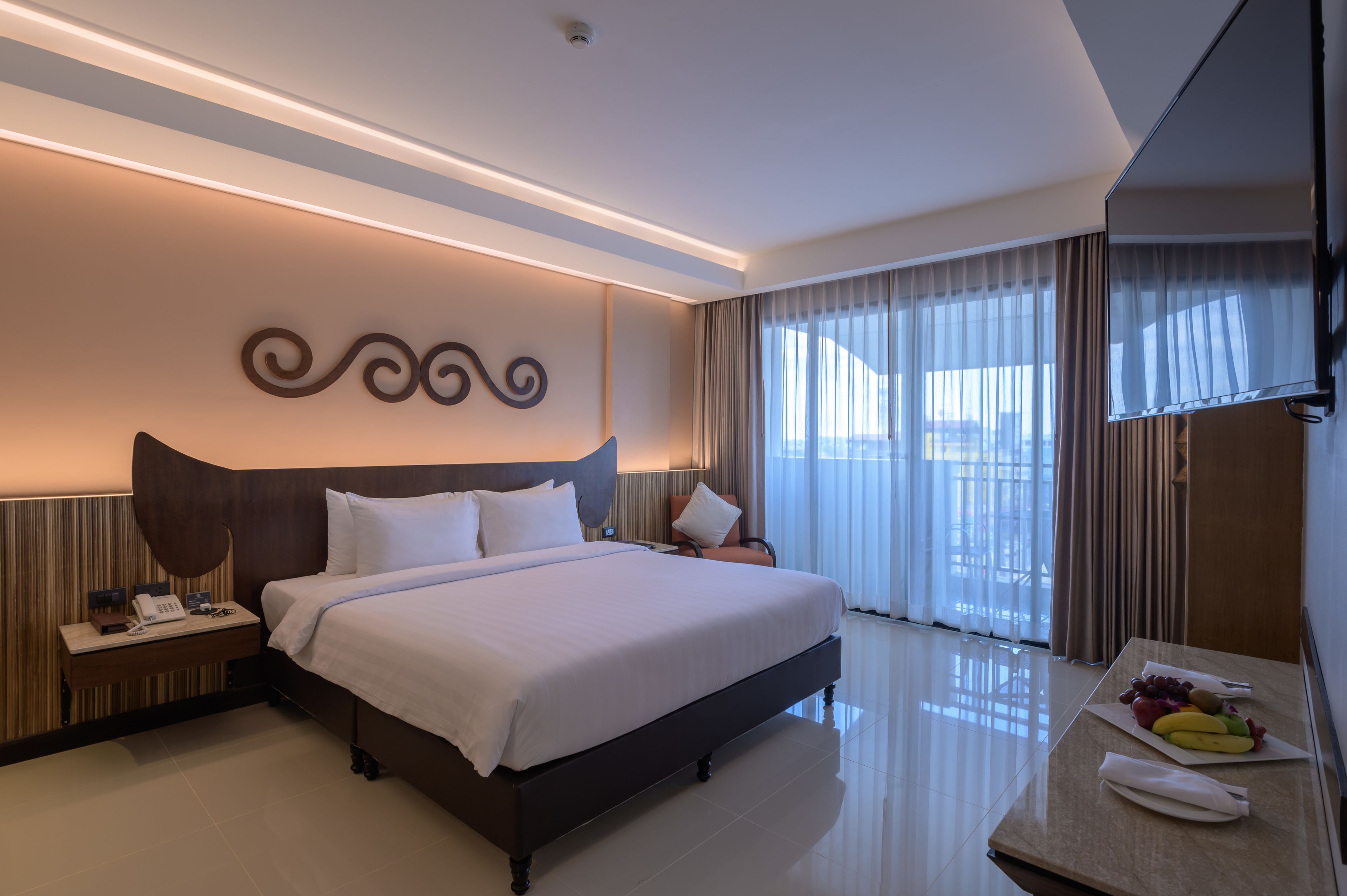 Family Suite, 2 Bedrooms | Desk, rollaway beds, free WiFi, bed sheets
