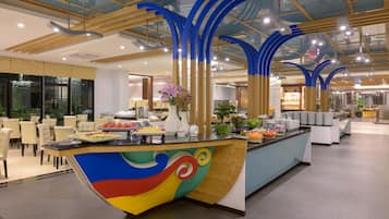 Daily buffet breakfast (THB 350 per person)