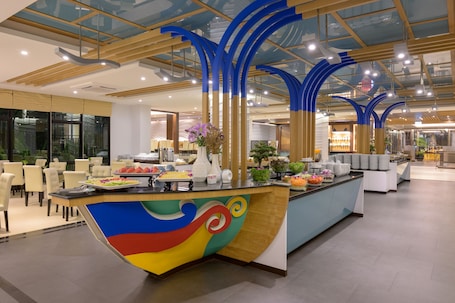 Daily buffet breakfast (THB 350 per person)