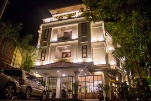 Front of property - evening/night - Day Sunrise Hotel (Siem Reap)