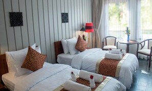 Deluxe Twin Room - Free Pick Up | Minibar, desk, free WiFi - Day Sunrise Hotel (Siem Reap)