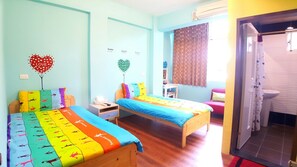 Comfort Twin Room | Blackout drapes, free WiFi - Station Sea b&b - Hostel (Hualien City)