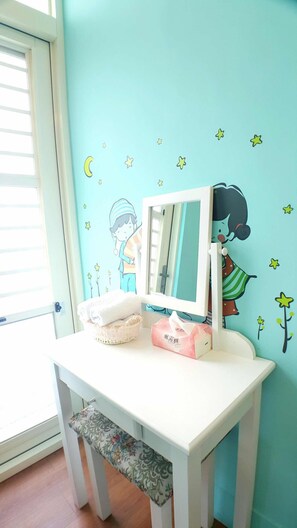 Family Quadruple Room | Blackout curtains, free WiFi - Station Sea b&b - Hostel (Hualien City)