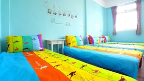 Family Quadruple Room | Blackout curtains, free WiFi - Station Sea b&b - Hostel (Hualien City)