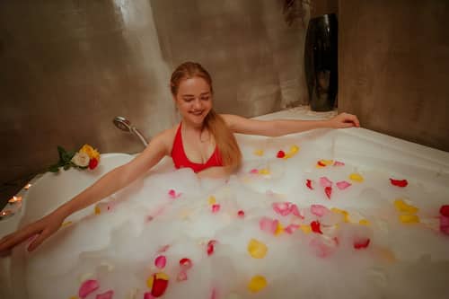 Private spa tub
