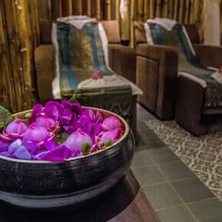 Couples treatment room(s), sauna, hot tub, steam room