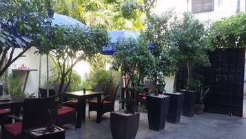 Breakfast, lunch, dinner served; local and international cuisine