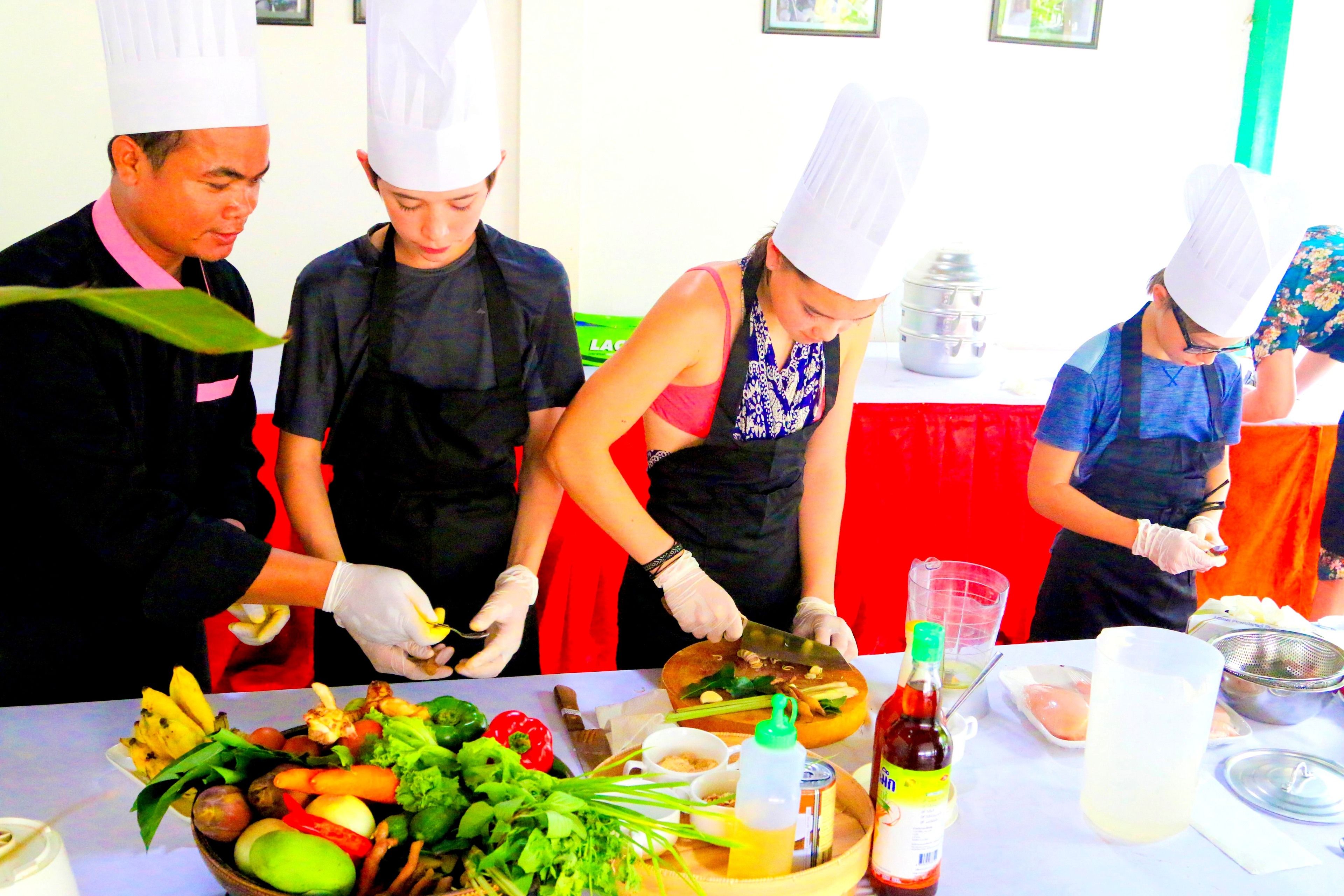 2 restaurants, breakfast, lunch, dinner served; cambodian cuisine