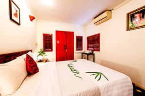 View from room - Villa Wat Damnak (Siem Reap)