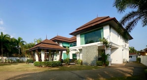 Front of property - Villa Solitude (Rawai)