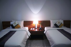 In-room safe, desk, blackout drapes, free cribs/infant beds - Suryavara Residence Hotel (Siem Reap)