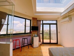 Romantic Double Room | Blackout curtains, free WiFi, bed sheets - Big Fish House (Magong)