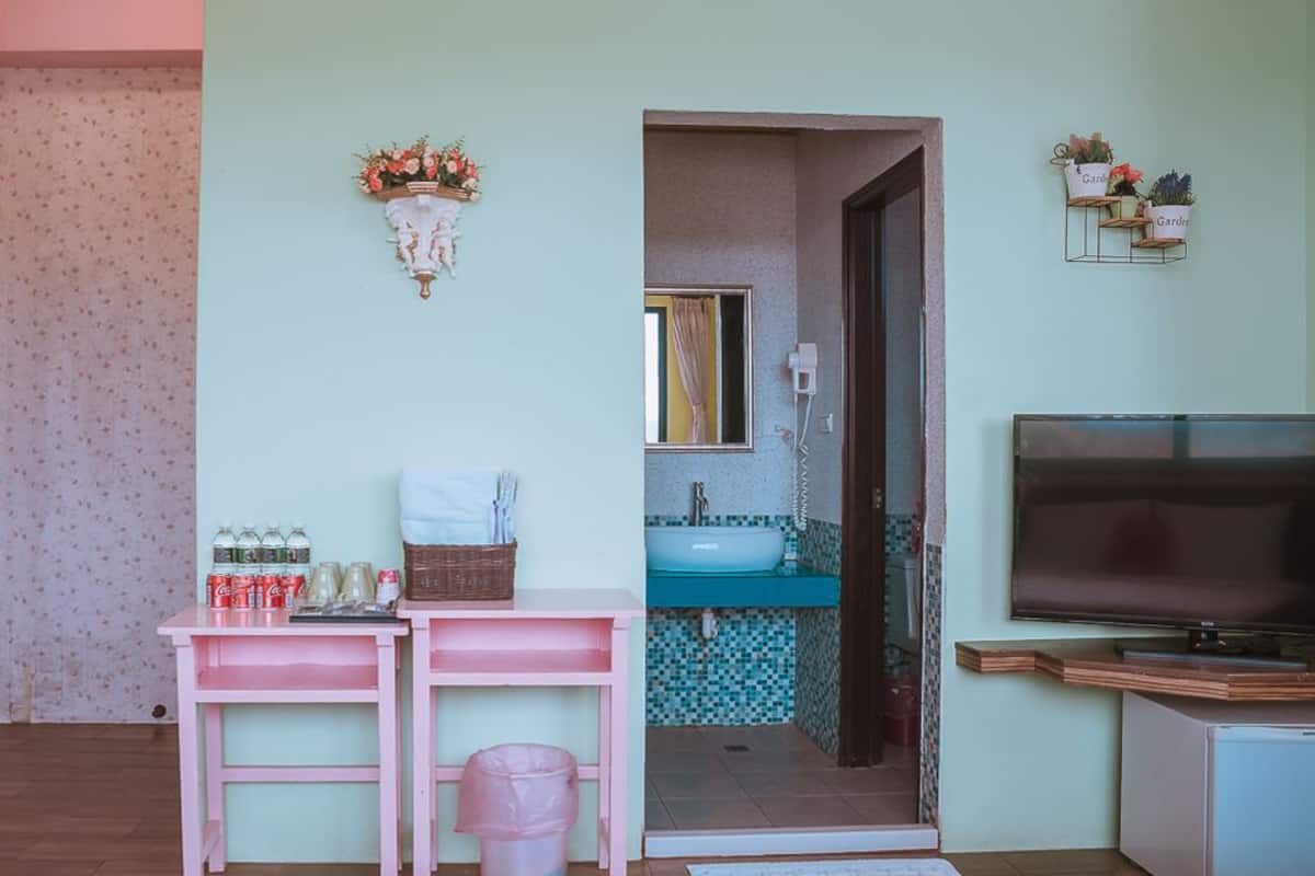 Standard Quadruple Room | Blackout drapes, free WiFi, bed sheets