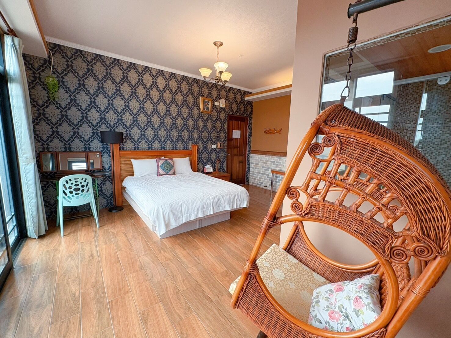 Romantic Double Room | Blackout drapes, free WiFi, bed sheets