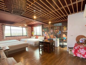 Standard Room | Blackout curtains, free WiFi, bed sheets - Big Fish House (Magong)