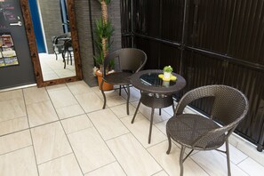 Lobby sitting area - TOMIYA (Osaka)