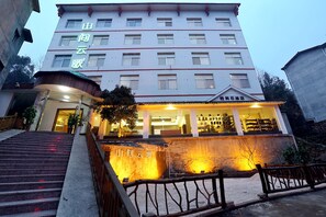 Fachada da propriedade
