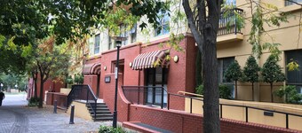 City Escape 2BD in Adelaides East End 2