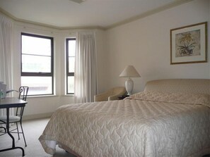2 Bedroom 2 Bathroom Apartment | 2 bedrooms, iron/ironing board, cots/infant beds, rollaway beds
