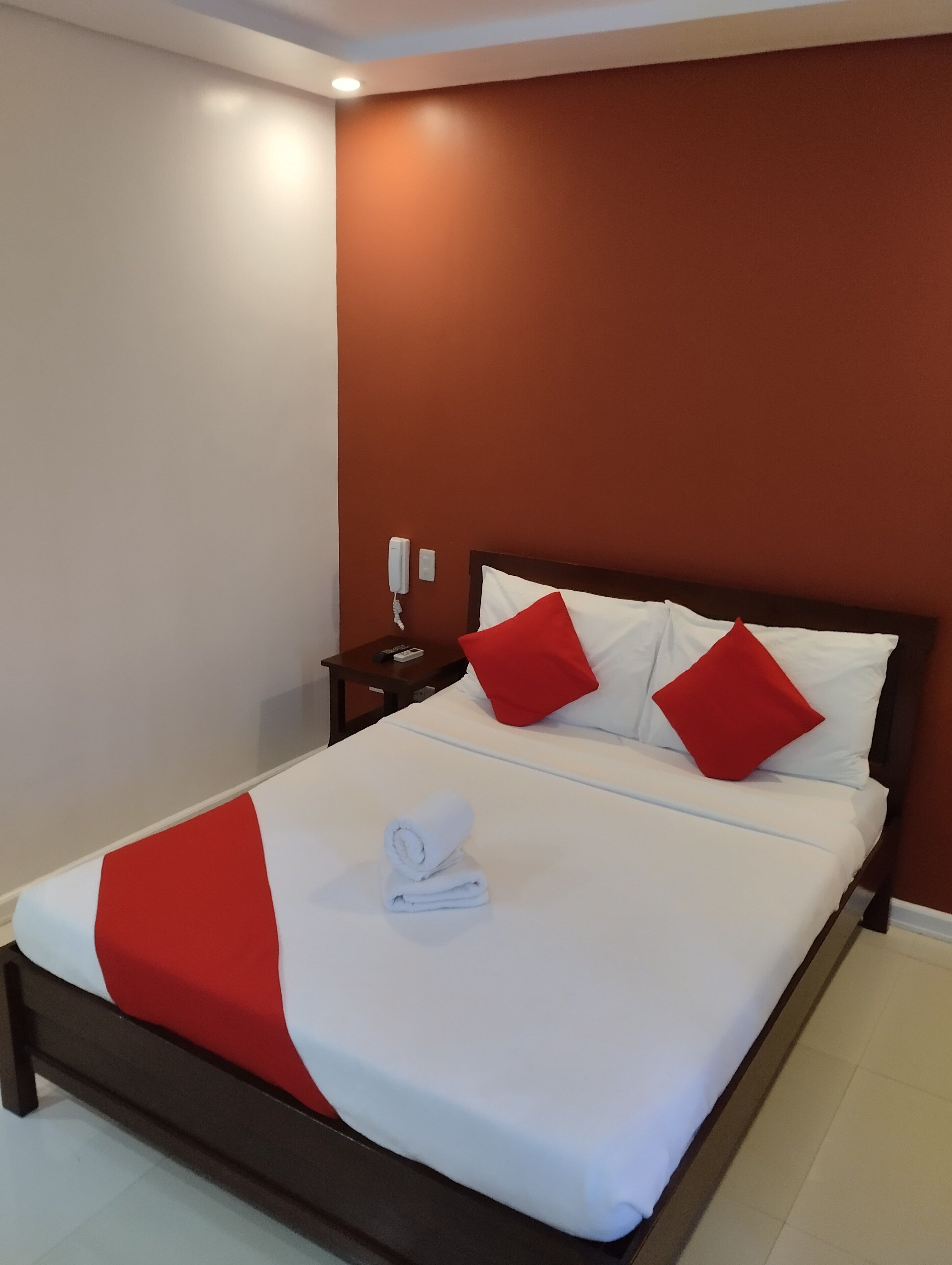 standard double room | 1 bedroom, desk, free wifi, bed sheets