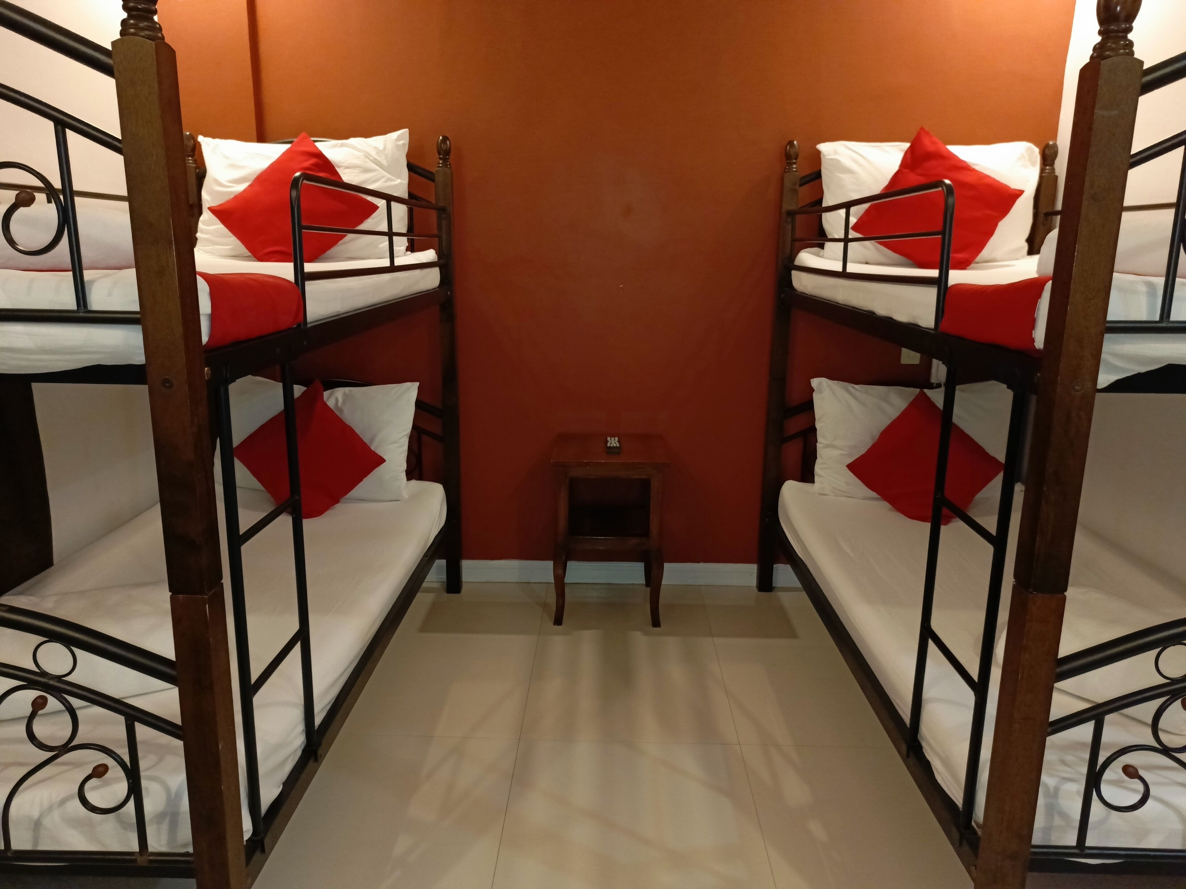 standard quadruple room | 1 bedroom, desk, free wifi, bed sheets