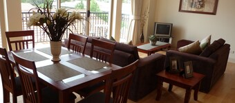 City Escape 3BD in Adelaides East End 5