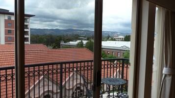 3 Bedroom 2 Bathroom Self Contained Apartment | Balcony