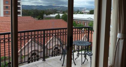 City Escape 3BD in Adelaides East End 5