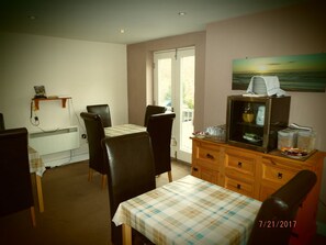 Free daily continental breakfast - Townhouse B&B (Skipton)