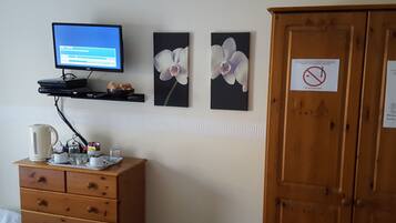 Desk, iron/ironing board, free WiFi, bed sheets