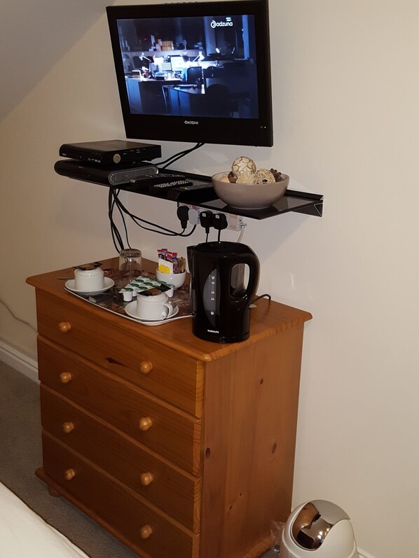 Coffee and/or coffee maker - Townhouse B&B (Skipton)